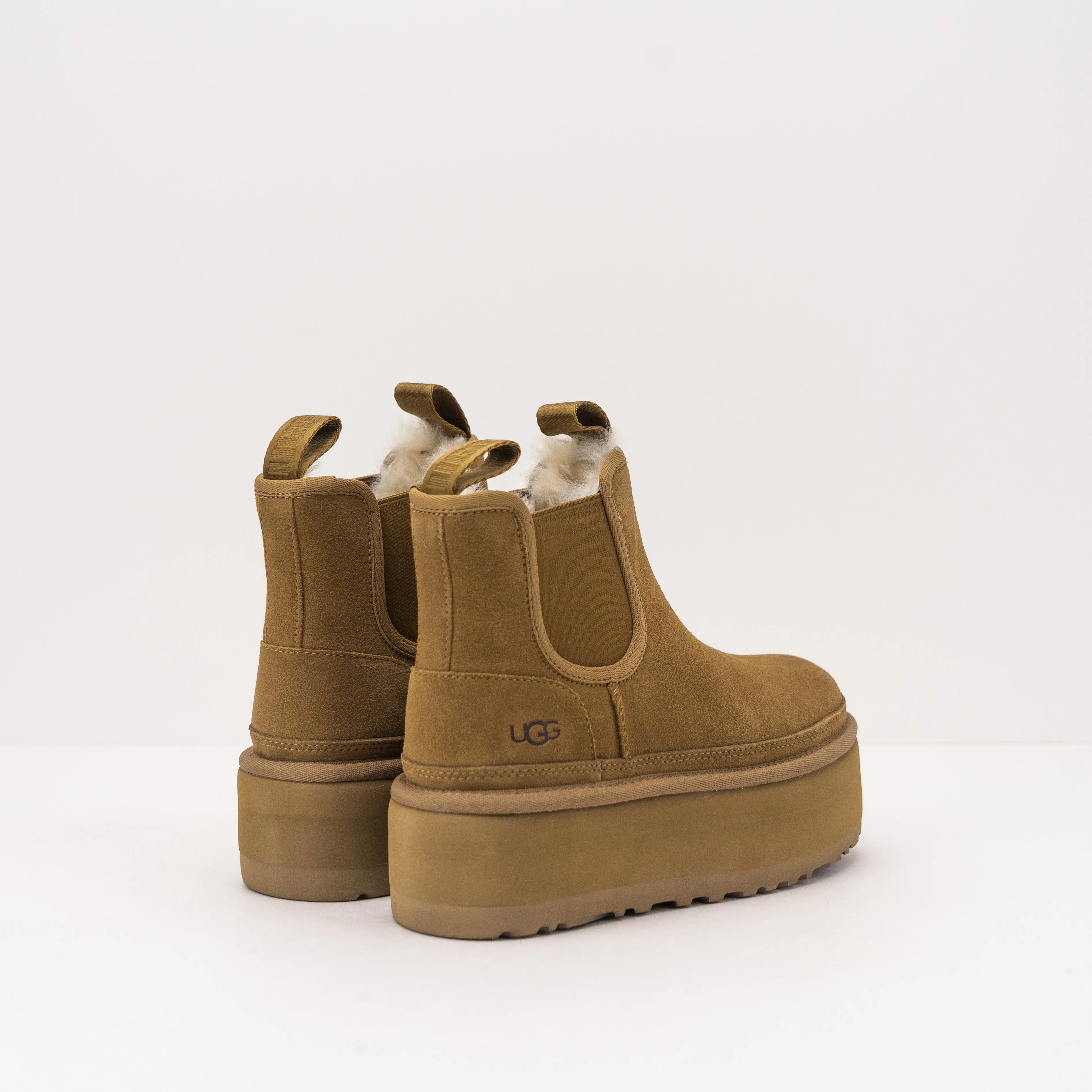 BOTA - UGG - NEUMEL PLATFORM CHELSEA CHESNUT