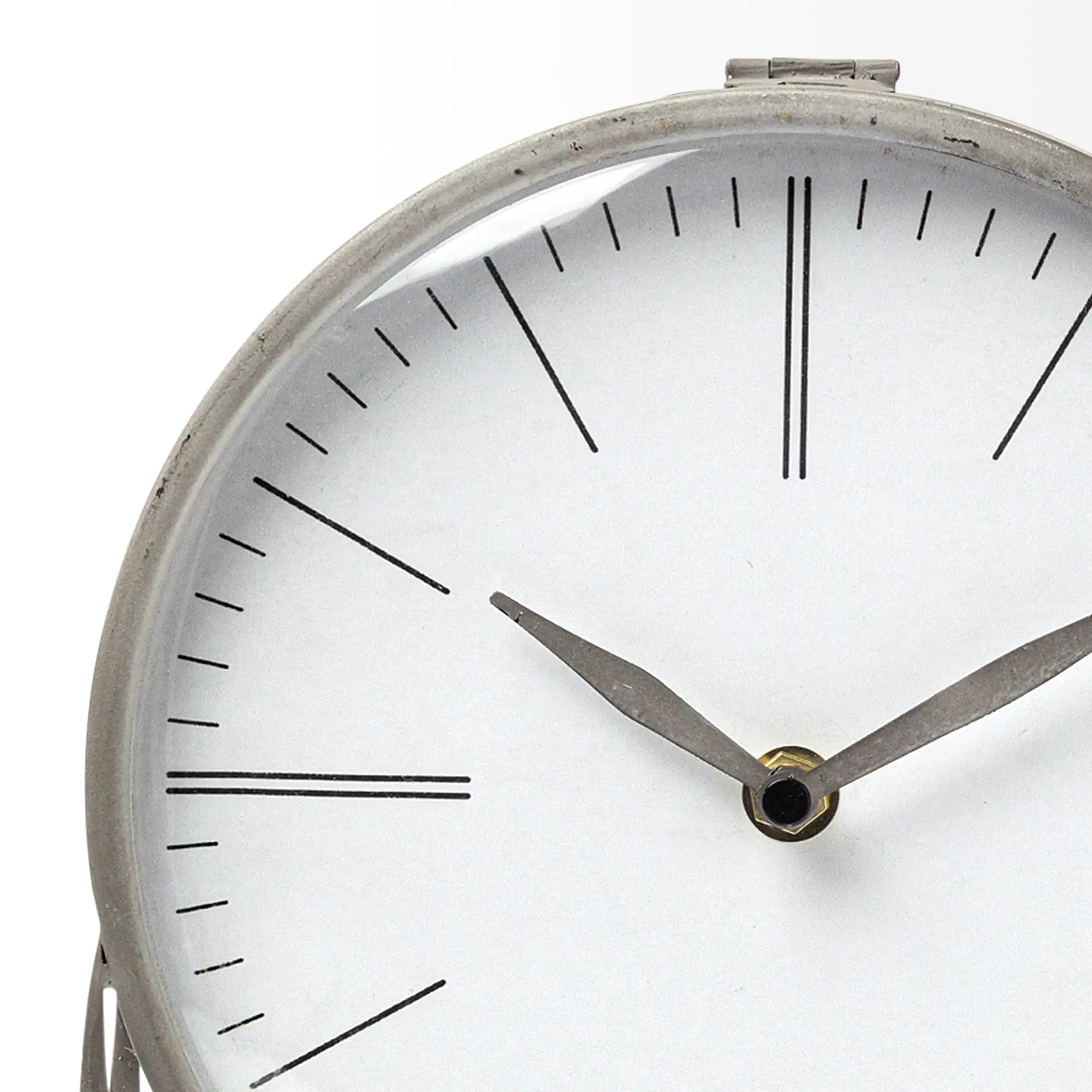 Gray Metal Circular Desk Table Clock Equipped With A Quartz Movement