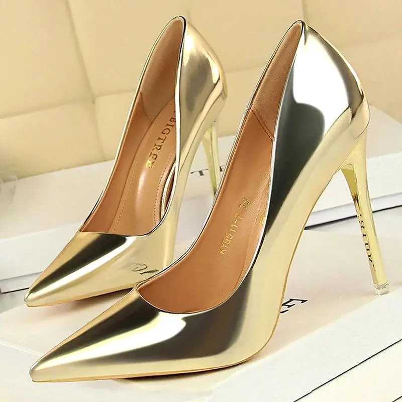 pointed toe party shoes