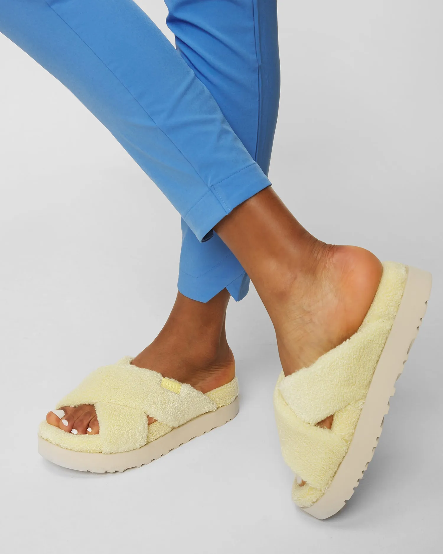 UGG FUZZ SUGAR TERRY CROSS sliders 1126385-banana-pudding